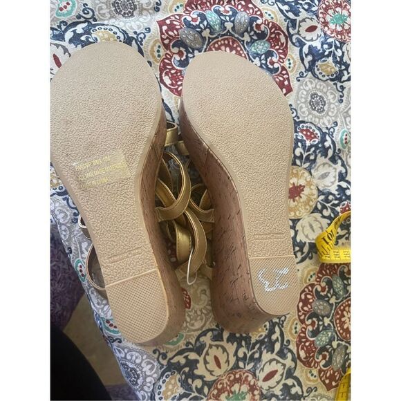 Report Women's Tan/Cream Strappy Cork Wedge Sandals Size 10 New without Box - Picture 7 of 11